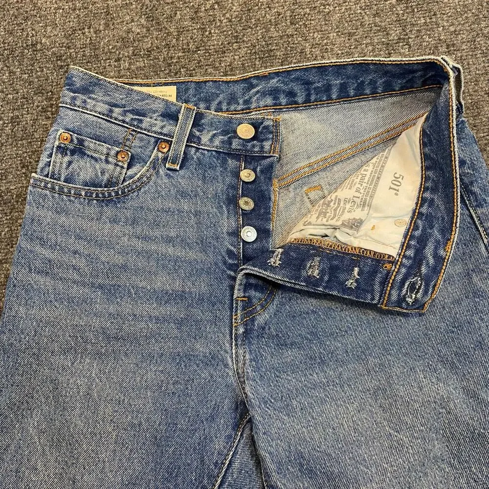Levi's 501 Button Fly Straight Leg Medium Wash Jeans 25x26 100% Cotton